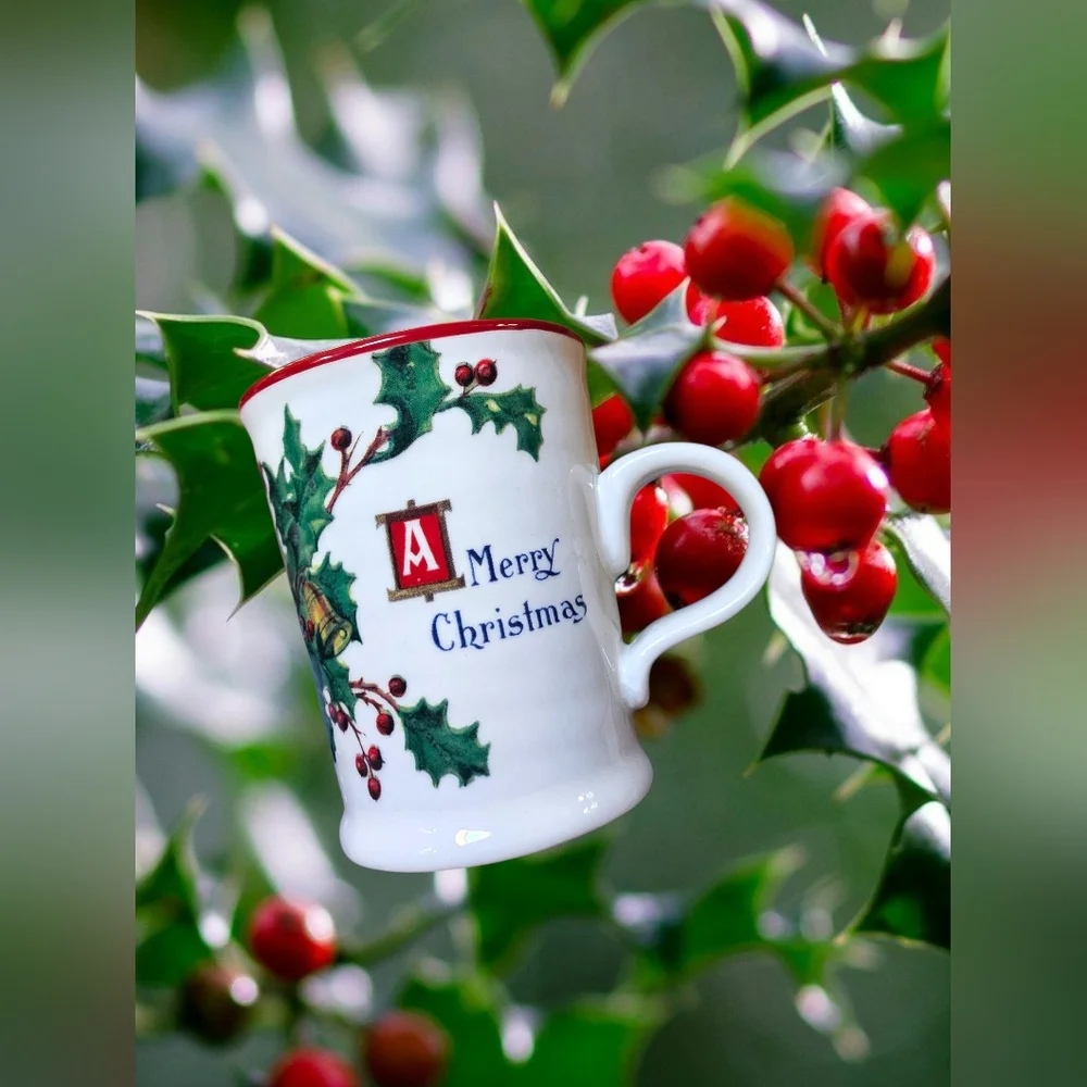 Williams Sonoma A Merry Christmas Holly Mug Vintage Christmas Postcard